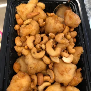 This is supposed to be Springfield Cashew Chicken?!?! No sauce at all and obviously not the Zucchini!  Big disappointment!