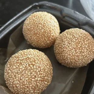 Fried Sesame Ball (3 pcs)
