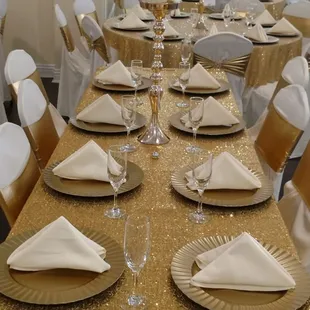 Cream and Gold table setting