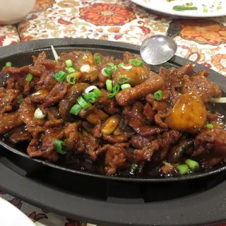 F27. Sizzling Beef with Black Pepper