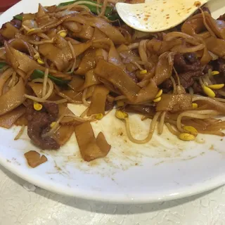 F28. Dried Beef Chow Fun