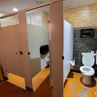 Women&apos;s bathroom