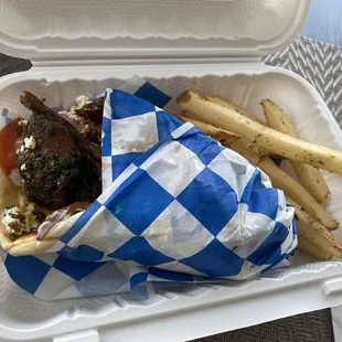 Lamb pita fries on the sidr