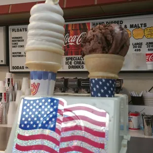 Vanilla frozen custard &amp; &quot;Michigan Pothole&quot; limited ice cream