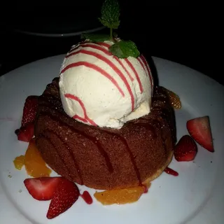 Mastro's Signature Warm Butter Cake