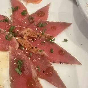 Pepper tuna sashimi