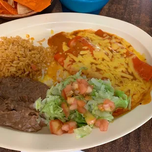 a plate of mexican food
