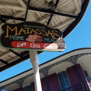 a sign for the restaurant