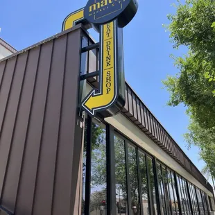 Restaurant side entrance