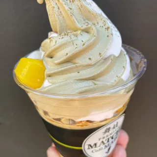 Hojicha Strawberry Latte