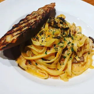 Chicken Fettuccine Alfredo