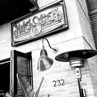 the outside of the restaurant