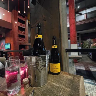 Veuve Clicquot Yellow Label, Champagne and France