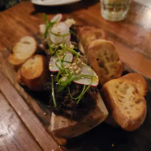Tuétano (Bone marrow with short beef marmalade)