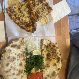 Diced lamb pide