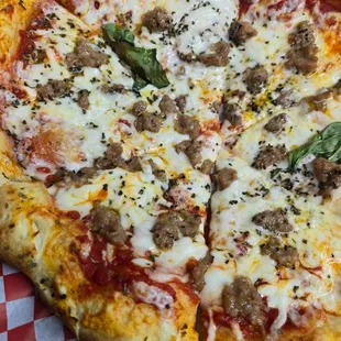Classic Sausage pizza
