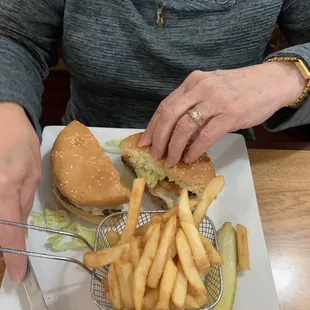Cheeseburger with Fries