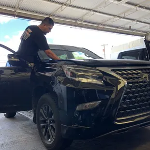 Lexus in the bay at Matrix needs a new Windshield Lil Charlie will take care of it ASAP.