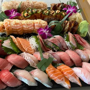 Matsutake Platter: 16 pcs fresh nigiri, 16 pcs daily fresh sashimi, 4 signature rolls