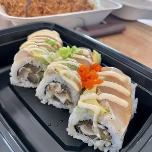 Maui Roll. So good! @_emwong_