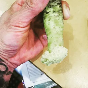Hon wasabi.  (Fresh wasabi root)