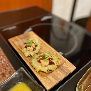 Spicy tuna on shiso leaf