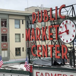 Pike place market nearby