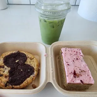 Matcha &amp; Chai tea latte