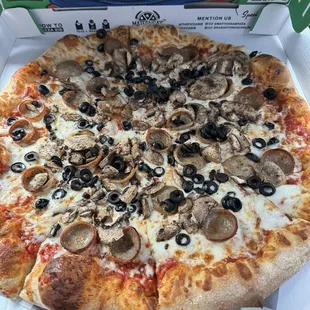 BYOP: Cup &amp; Char Sausage, Mushrooms &amp; Olives