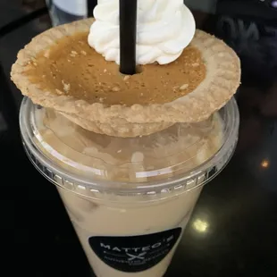 Pumpkin pie on an Large Agua Fresca