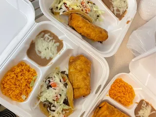 El Tenampa Mexican Grill & Cantina