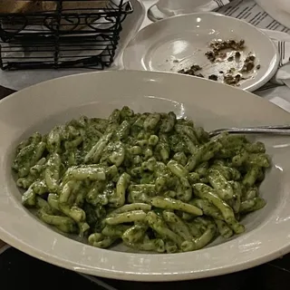 Strozzapreti Pesto