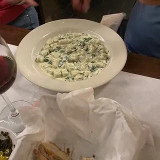 Gnocchi 4 Formaggi e Spinaci