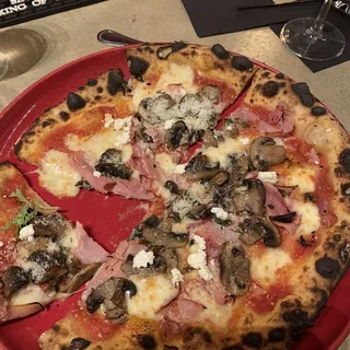 Prosciutto e Funghi Pizza