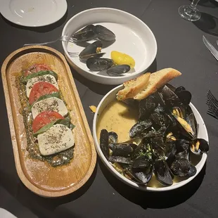 Caprese salad made with pumpkin seed pesto and mussels