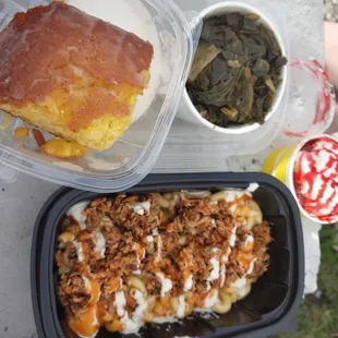 Corn bread, greens, fantastic strawberry shortcake and utterly delicious buffalo jackfruit mac and cheese!