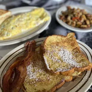 P-90 Omelette- Home Fries - French Toast Stack