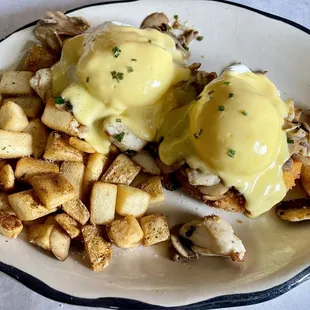 Blue Crab Benedict over Grit Cake