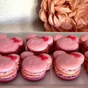 Strawberry Macaroons