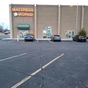 Discount Mattress store
Save upto 70%-80%