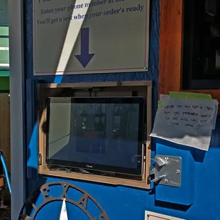 Touchscreen for contactless ordering and payment