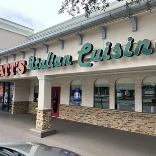 Matt's has been serving faithful and new customers for over 31 years! The owner Hakan welcomes you too!