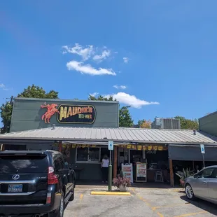 the outside of the restaurant