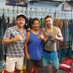 The New Magnum PI crew is in da shop.