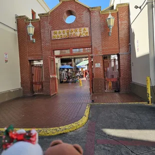 Pauahi Street entrance