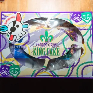 a mardi gras king cake
