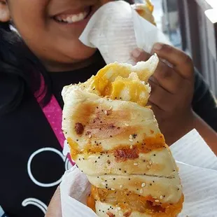 Garlic Cheddar Bagel Twist