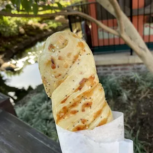 Cheddar Garlic Bagel Twist