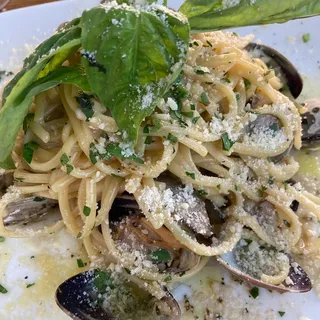 LINGUINE ALLE VONGOLE