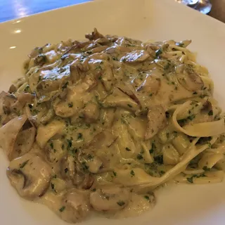 Fettuccine al Pesto